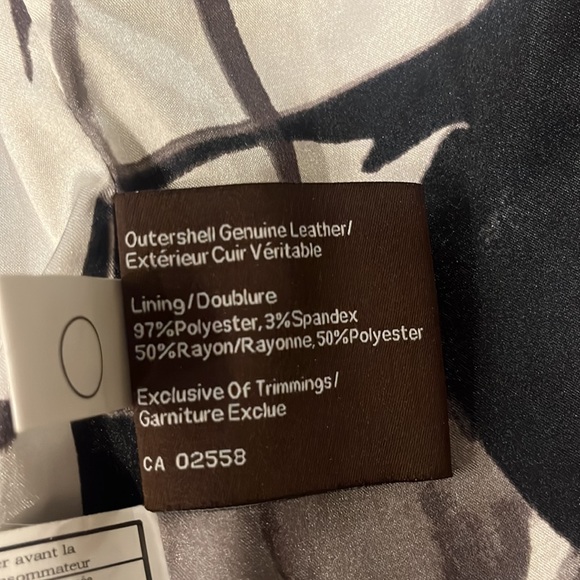 Danier 2XS leather jacket. Some fading on leather (front of collar in last pic) - Picture 9 of 12